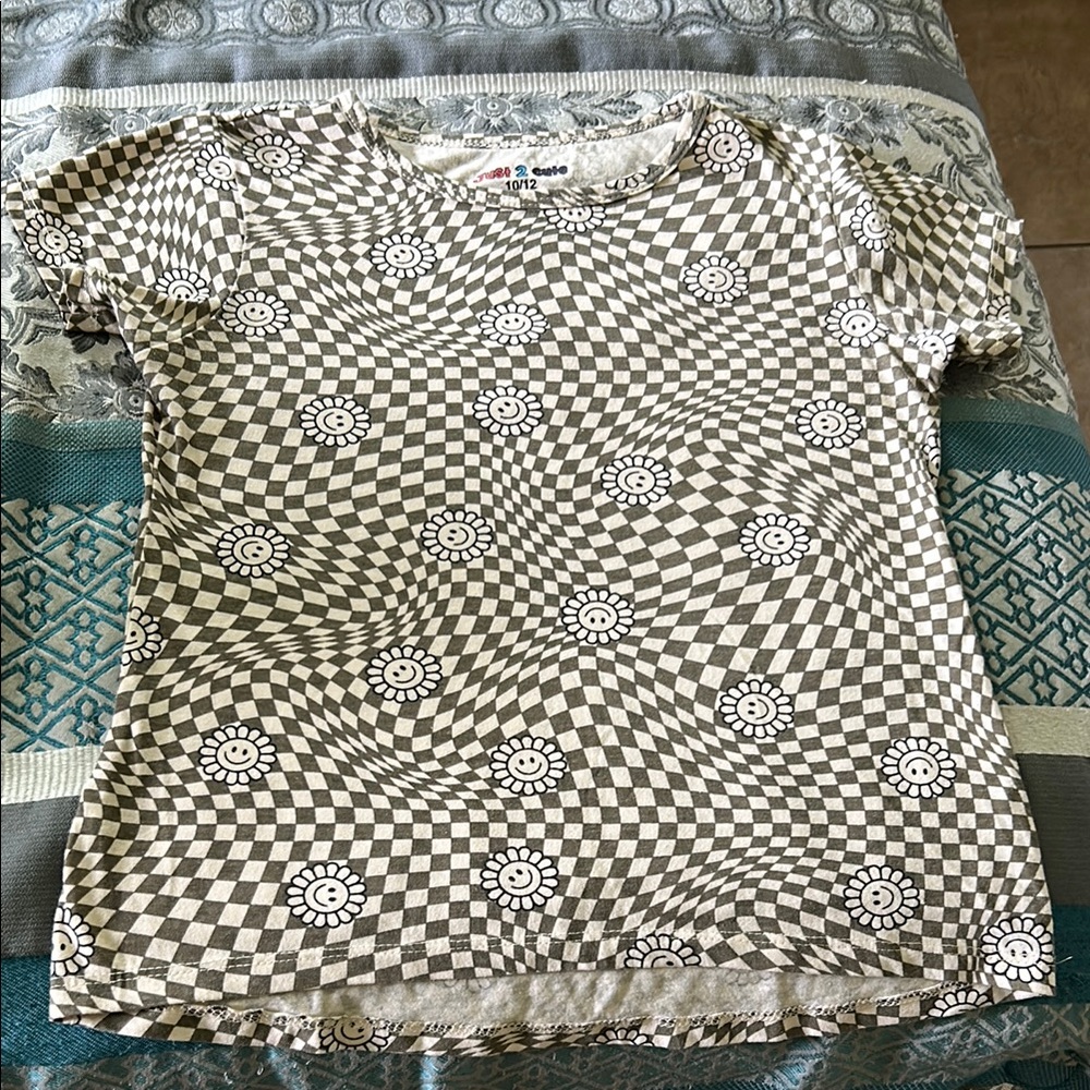 2 Cute Black and White Graphic Short Sleeve Tee